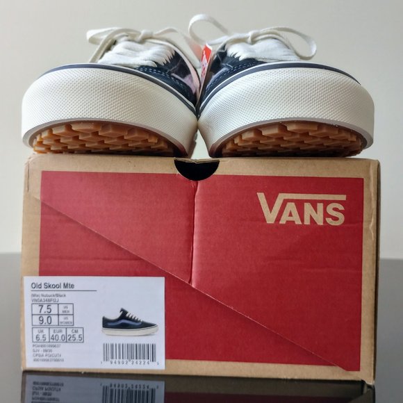 Vans Men\'s Old Skool MTE Low Top Sneaker in Soft Feel Nubuck / Black